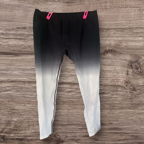 ZYIA Black and White Ombre Leggings - Picture 3 of 3